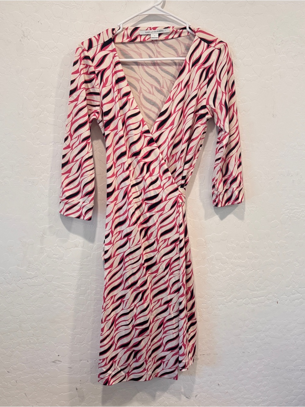 Diane Von Furstenberg Jersey Knit Wrap Dress Womens 4 Pink Zebra Stripe Cocktail